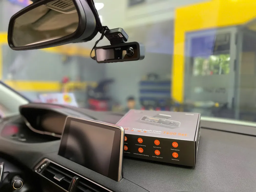 Lắp camera 70mai T400 trên Peugeot